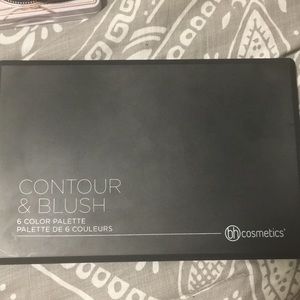 Contour and blush palette